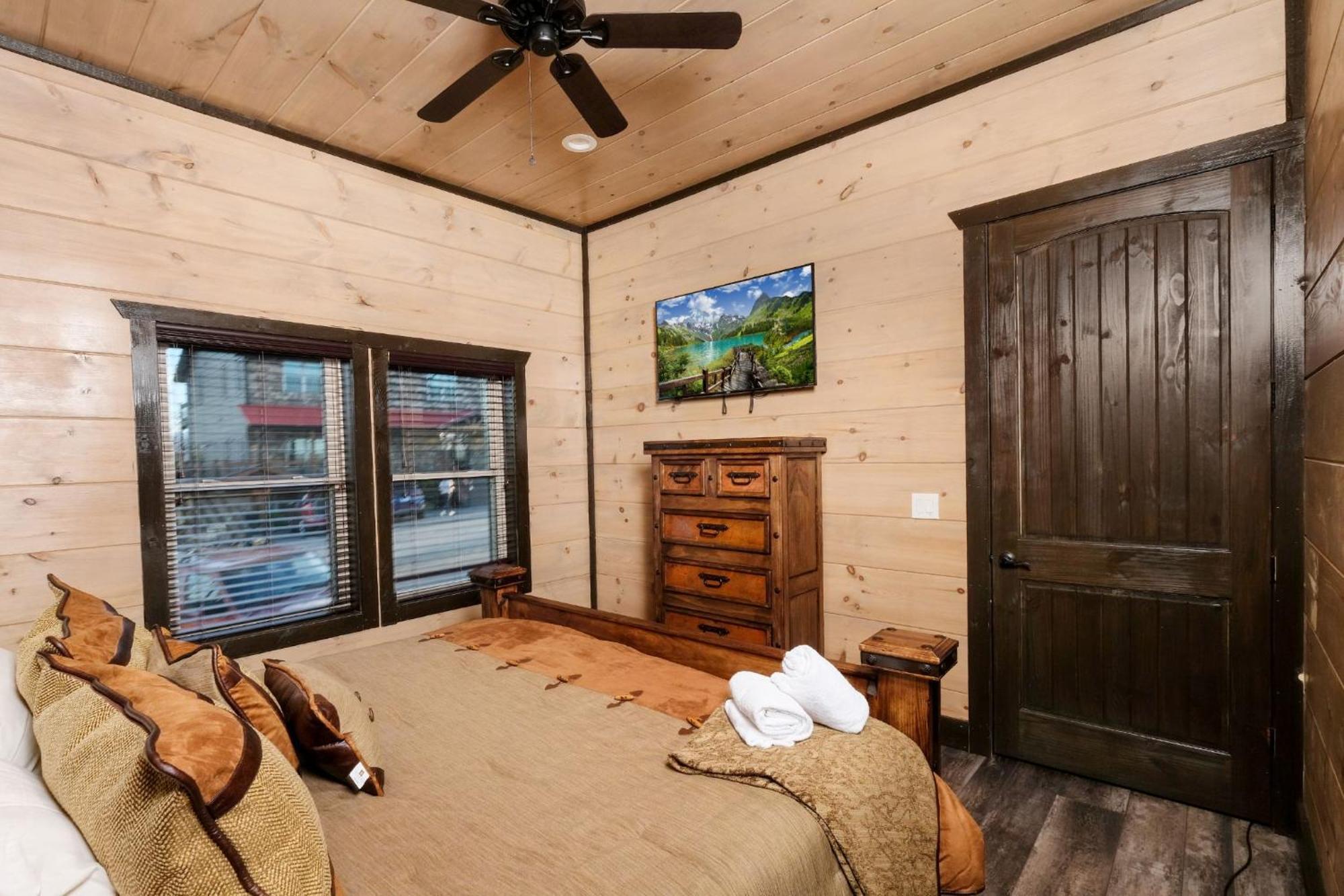 Swim And Gym Mansion Villa Pigeon Forge Exterior photo